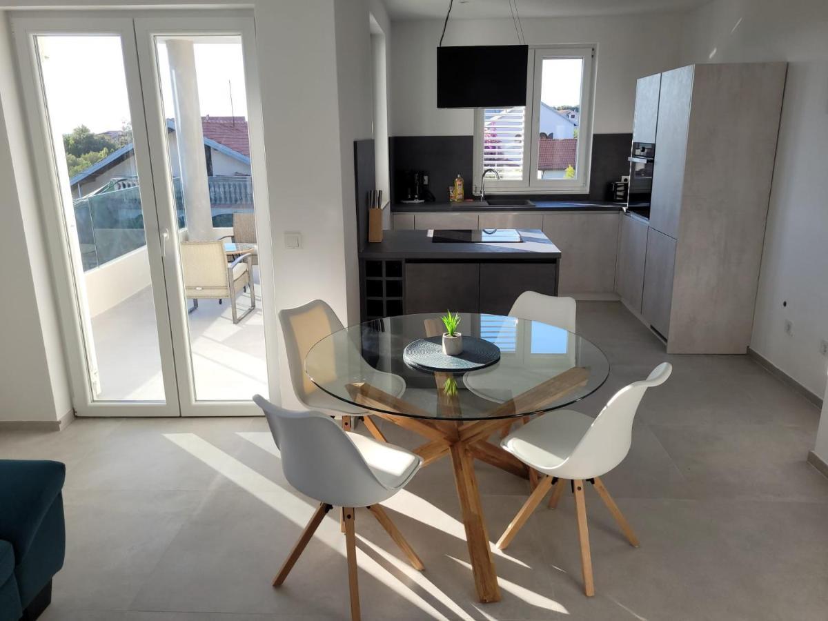 Haus Dalmatia With Heated Pool Apartment Bibinje Exterior photo