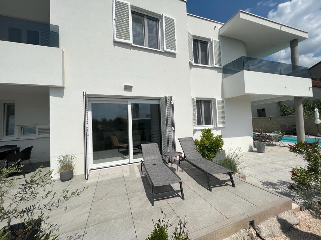 Haus Dalmatia With Heated Pool Apartment Bibinje Exterior photo
