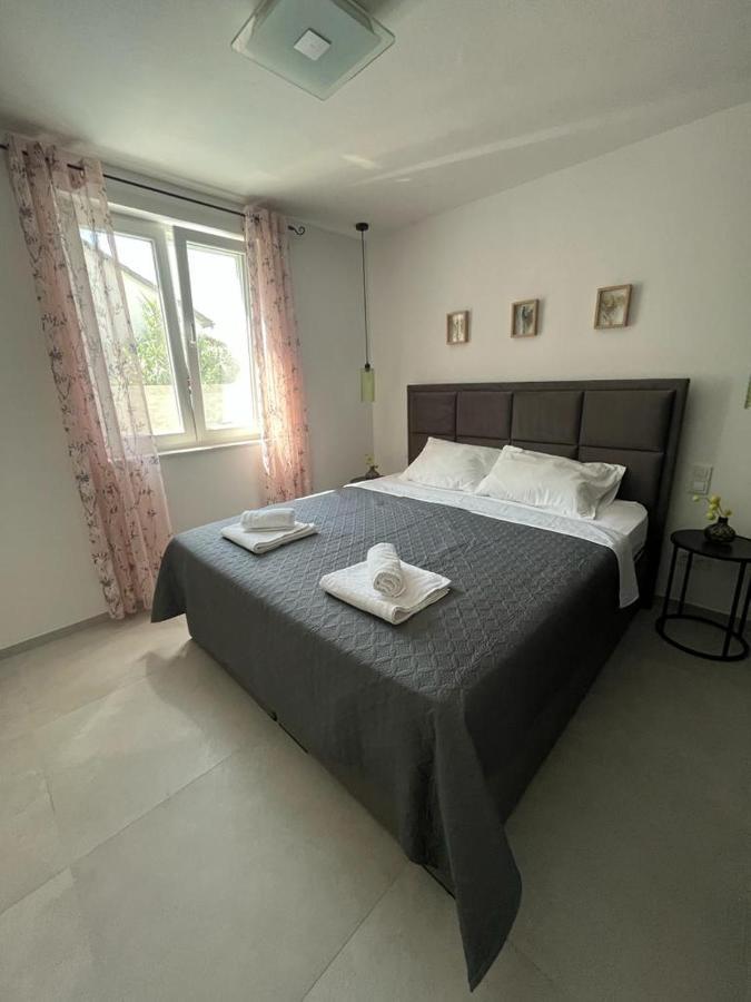 Haus Dalmatia With Heated Pool Apartment Bibinje Exterior photo